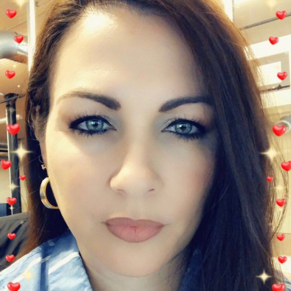 Meet your Posher, Jessica - Picture 1 of 1